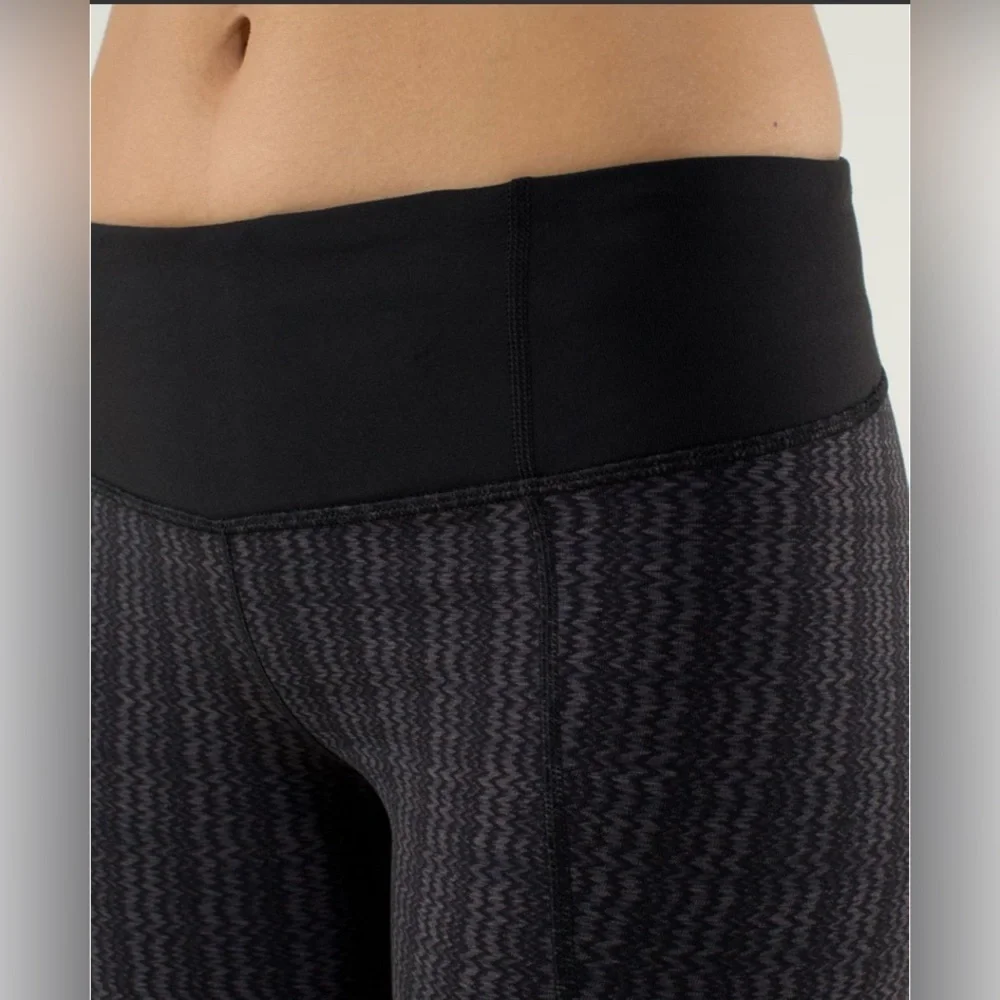 Lululemon Gather & Crow Crop
Ziggy Wee September Black / Black size 6 - Picture 2 of 10